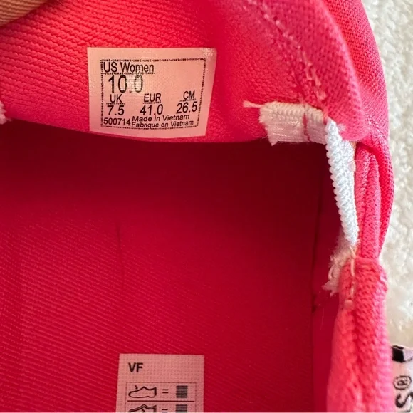 Women’s Slip-On Vans Shoes - Picture 7 of 12